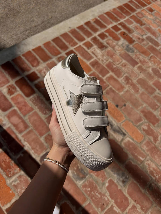 Retro 5 Sneaker